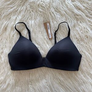 Skims Wireless Form T-shirt Bra Onyx Size 38B